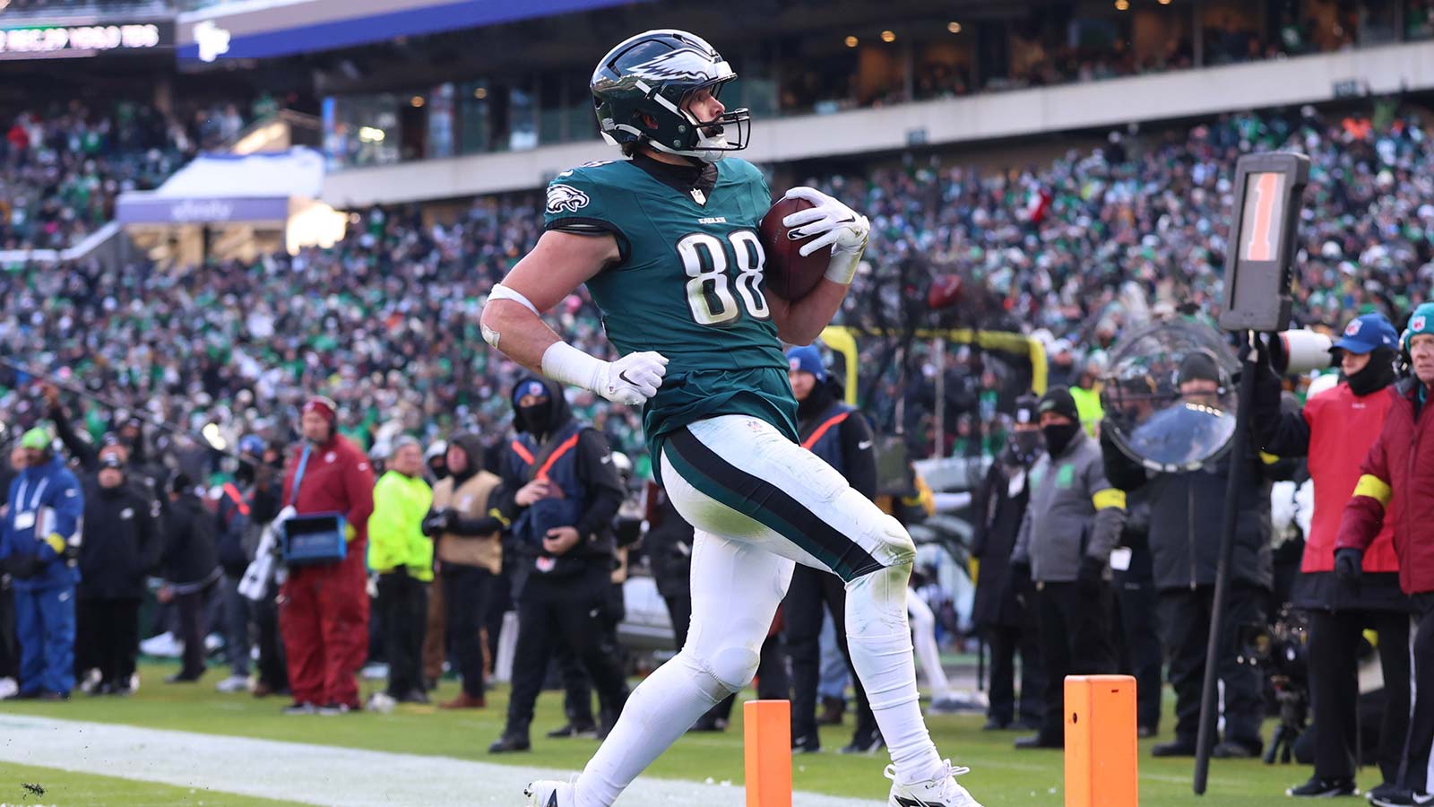 Philadelphia Eagles tight end Dallas Goedert (88) scores a touchdown during the third quarter against the Las Vegas Raiders at Lincoln Financial Field. 