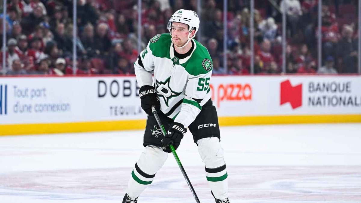 Dallas Stars defenseman Thomas Harley (55) considers his options with the puck against the Montreal Canadiens during the third period at Bell Centre.