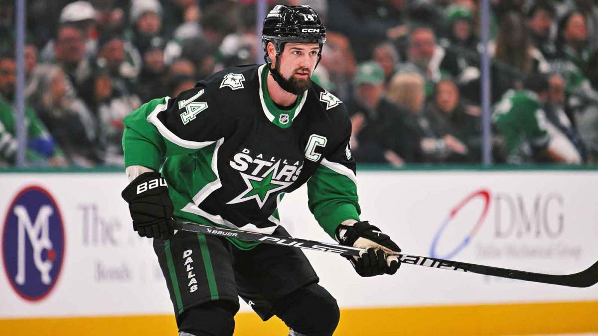 Dallas Stars left wing Jamie Benn (14) skates in the Ottawa Senators zone during the game between the Stars and the Senators at the American Airlines Center.
