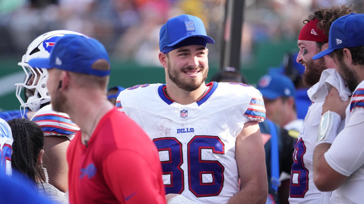 Buffalo Bills tight end Dalton Kincaid (86) after the game against the New York Jets at MetLife Stadium.