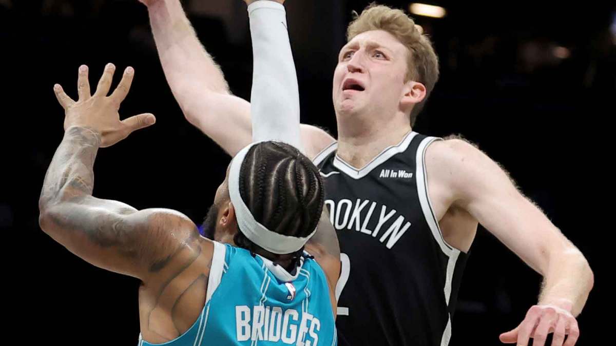 Brooklyn Nets forward Danny Wolf (2) dunks against Charlotte Hornets forward Miles Bridges (0) during the fourth quarter at Barclays Center.