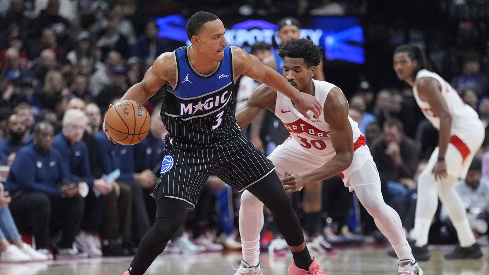 Magic’s Desmond Bane nails ‘magical’ behind-the-backboard shot vs. Raptors
