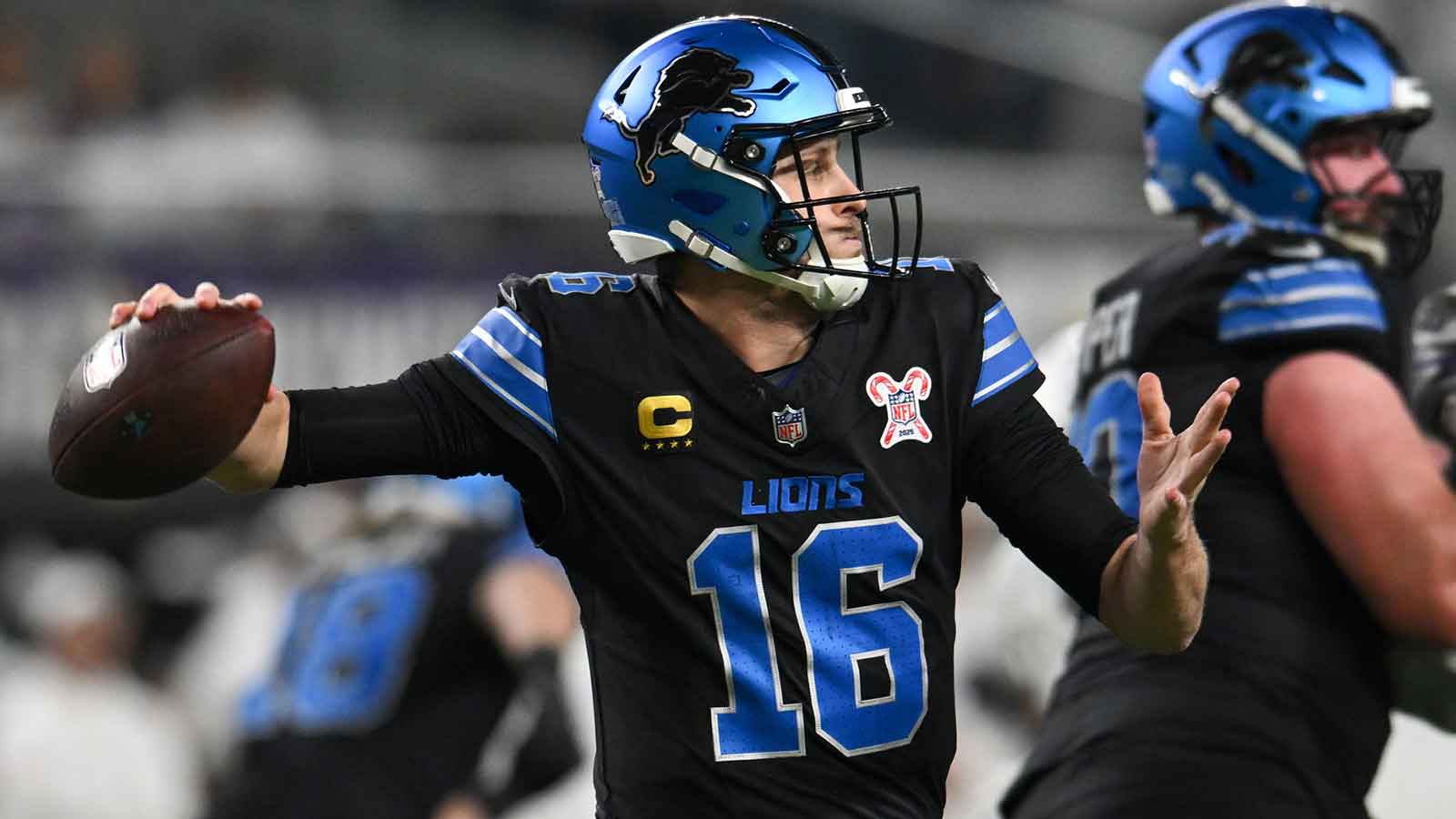 Detroit Lions quarterback Jared Goff (16) passes the ball against the Minnesota Vikings