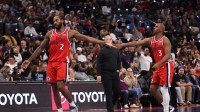Los Angeles Clippers forward Kawhi Leonard (2) high-fives guard Chris Paul (3) during the second half against the Memphis Grizzlies at Intuit Dome.