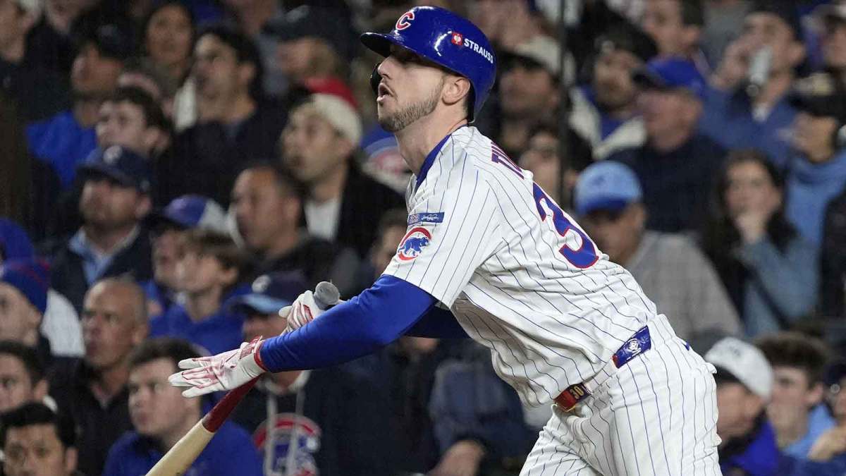 Chicago Cubs right fielder Kyle Tucker (30) hits a home run against the Milwaukee Brewers during the seventh inning for game four of the NLDS round for the 2025 MLB playoffs at Wrigley Field.