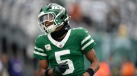 New York Jets wide receiver Garrett Wilson (5) warms up during an NFL Week 10 game between the New York Jets and the Cleveland Browns at MetLife Stadium on Sunday, Nov. 9, 2025.
