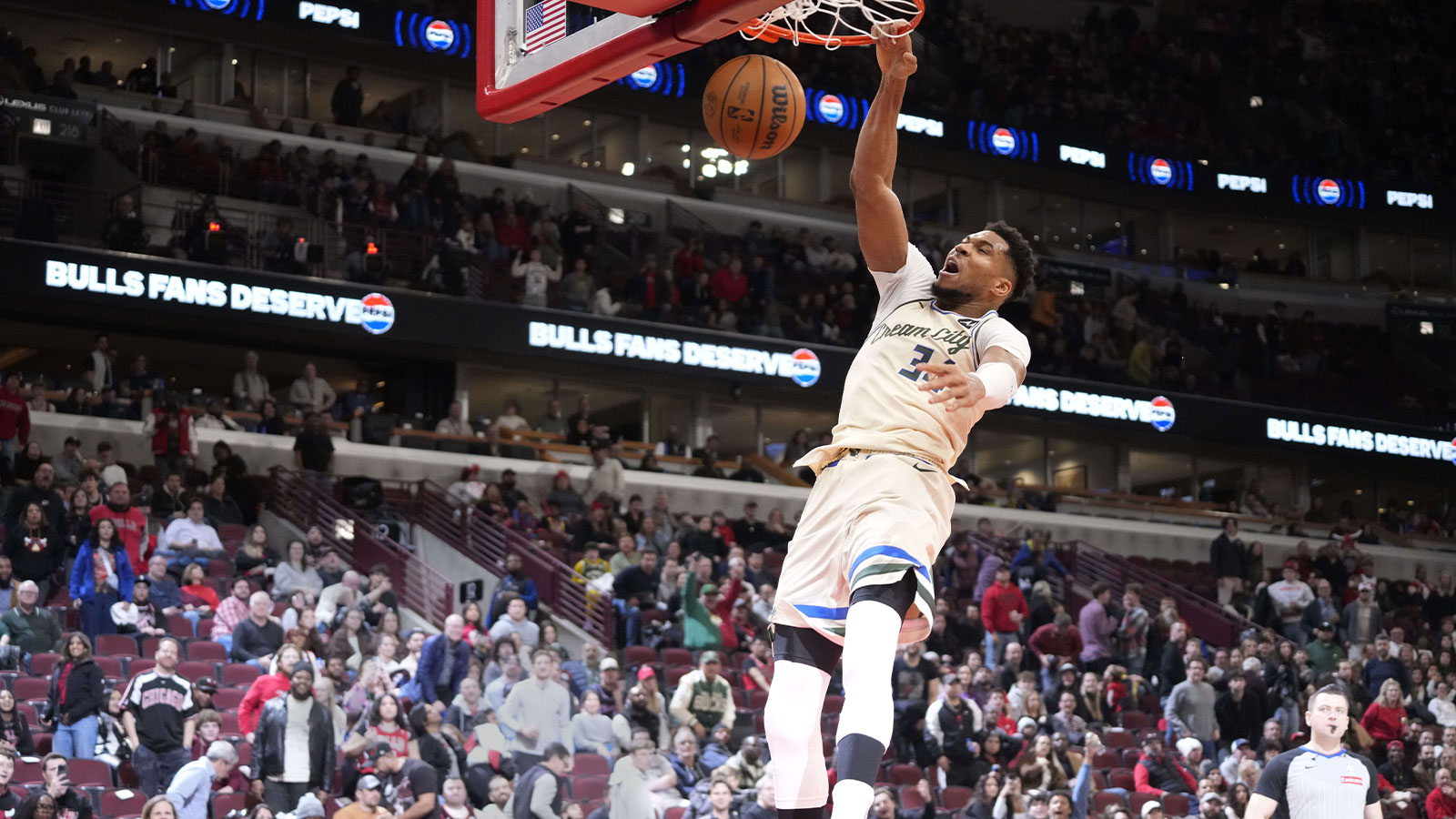 Bucks’ Giannis reveals rationale behind controversial windmill dunk vs. Bulls