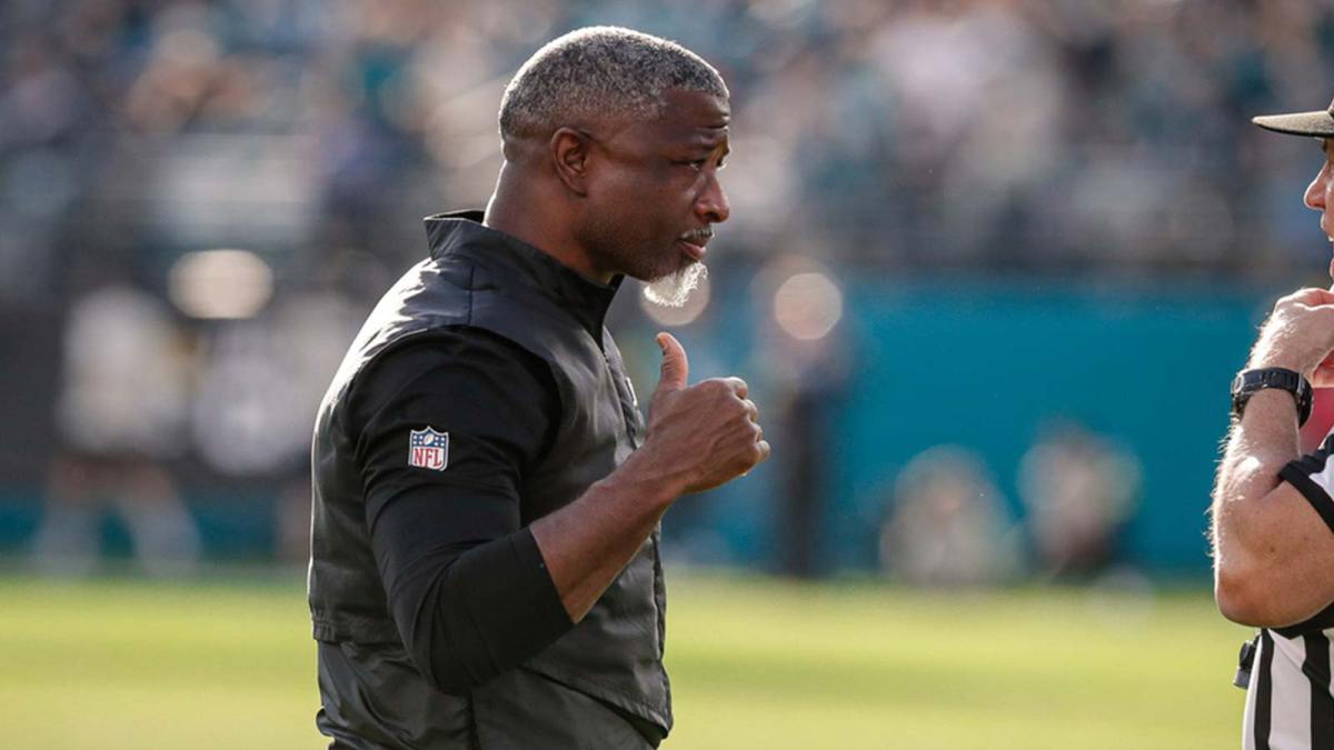 New York Jets head coach Aaron Glenn stands on the sideline against the Jacksonville Jaguars at EverBank Stadium.