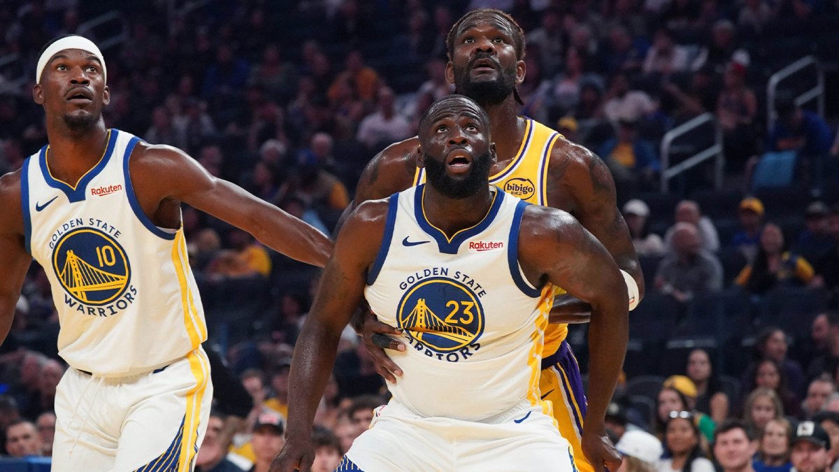 Golden State Warriors forward Jimmy Butler III (10) and forward Draymond Green (23) box out Los Angeles Lakers center Deandre Ayton (5) in the first quarter at Chase Center.