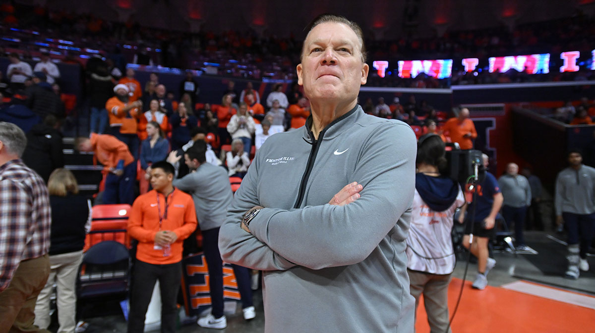 Illinois Fighting Illini head coach Brad Underwood before the first half against the Nebraska Cornhuskers at State Farm Center.