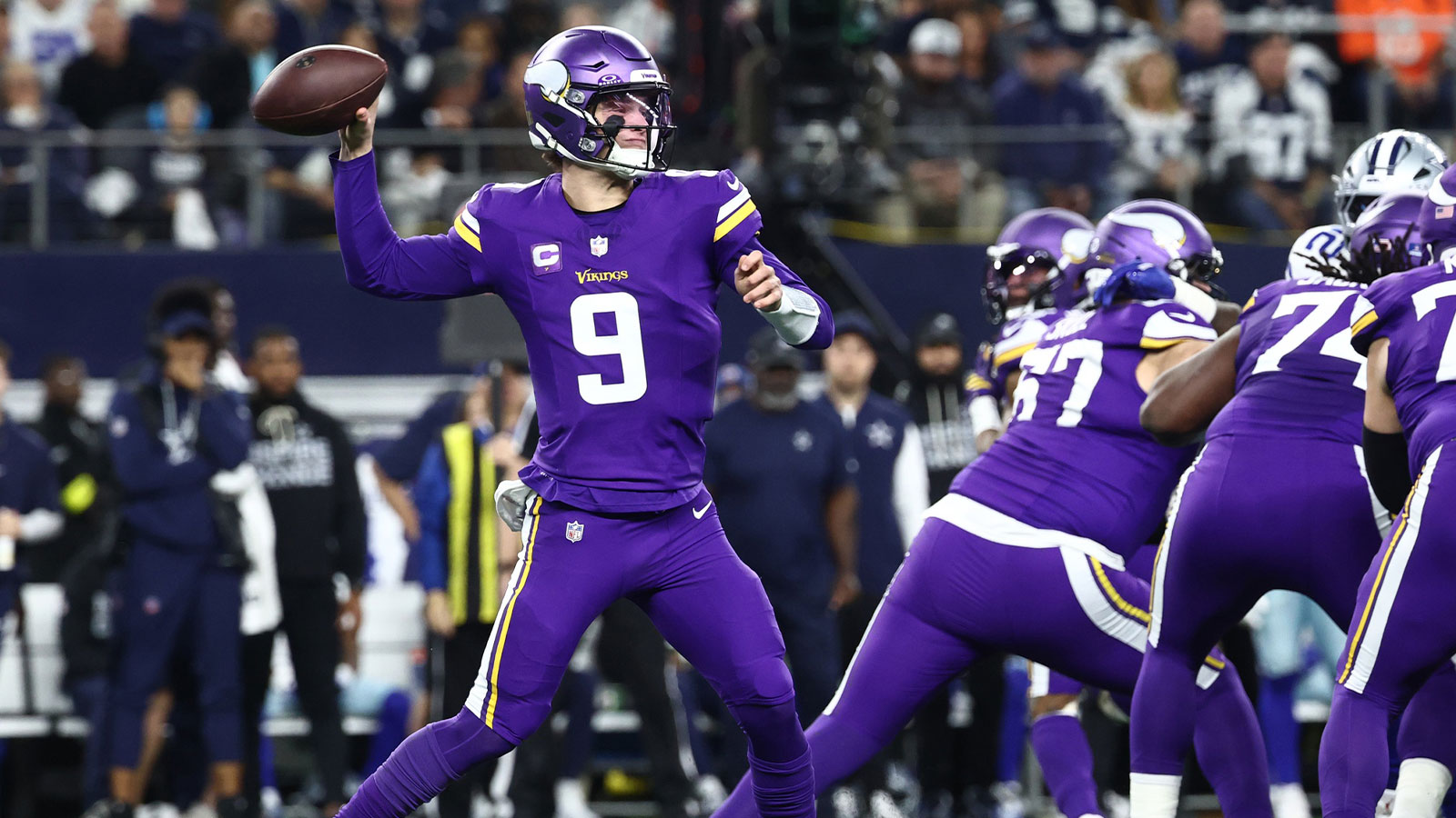Vikings’ JJ McCarthy intercepted on first pass of primetime matchup vs Cowboys