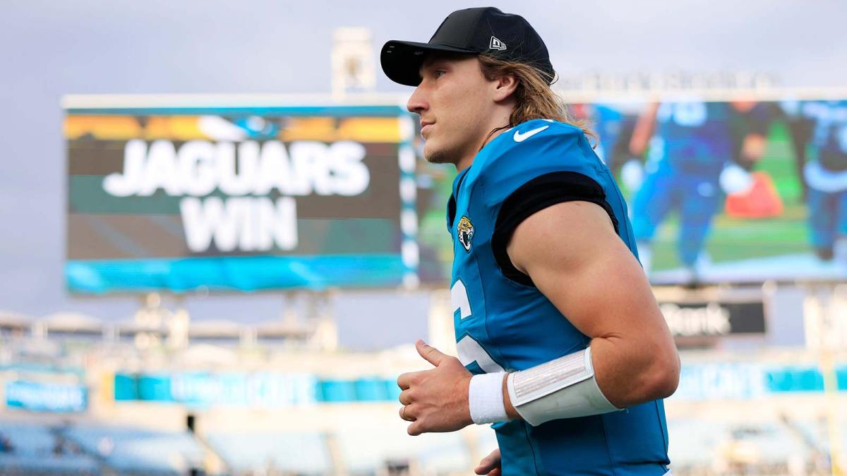 Jacksonville Jaguars quarterback Trevor Lawrence (16) runs off the field after the game of an NFL football matchup at EverBank Stadium, Sunday, Dec. 14, 2025, in Jacksonville, Fla. The Jaguars defeated the Jets 48-20.