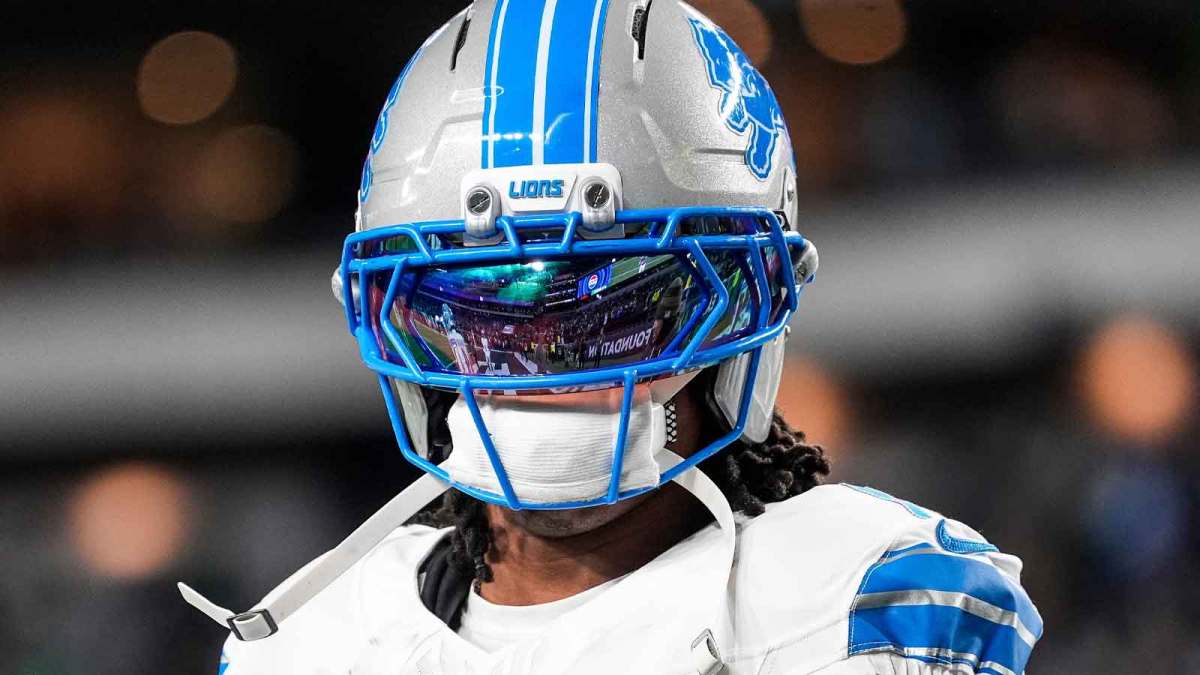 Detroit Lions running back Jahmyr Gibbs (0) looks on during warmup ahead of the Philadelphia Eagles game at Lincoln Financial Field in Philadelphia on Sunday, November 16, 2025.