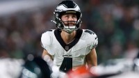 Philadelphia Eagles place kicker Jake Elliott (4) lines up kick against the Cincinnati Bengals during the fourth quarter at Lincoln Financial Field.