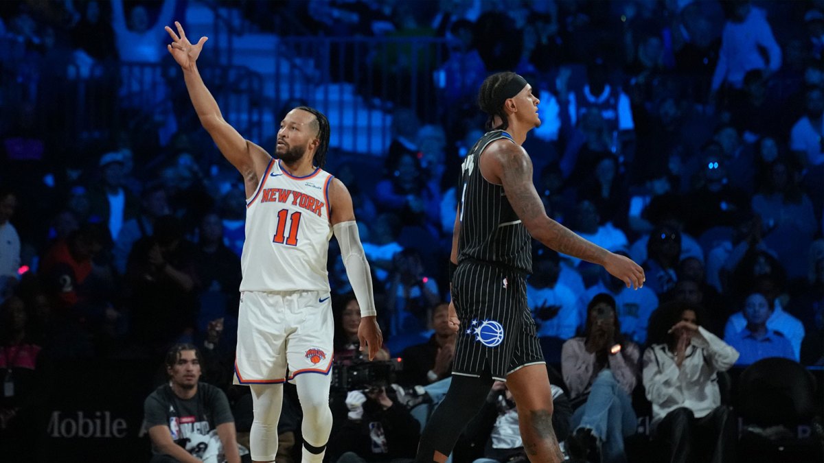 New York Knicks guard Jalen Brunson (11) reacts as Orlando Magic forward Paolo Banchero (5) walks away during the third quarter at T-Mobile Arena. Mandatory Credit: Kirby Lee-Imagn Images