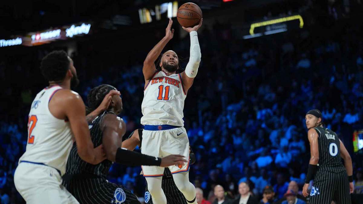 New York Knicks guard Jalen Brunson (11) shoots the ball against the Orlando Magic during the second quarter at T-Mobile Arena.