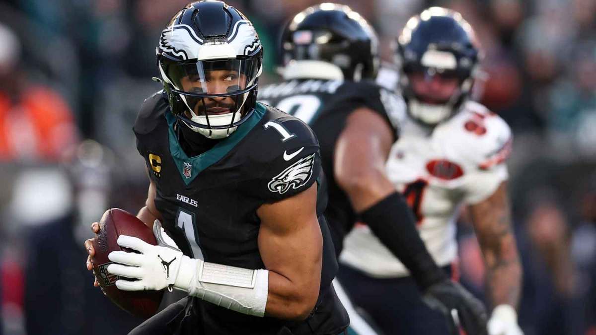 Philadelphia Eagles quarterback Jalen Hurts (1) looks to pass the ball against the Chicago Bears during the second quarter of the game at Lincoln Financial Field.