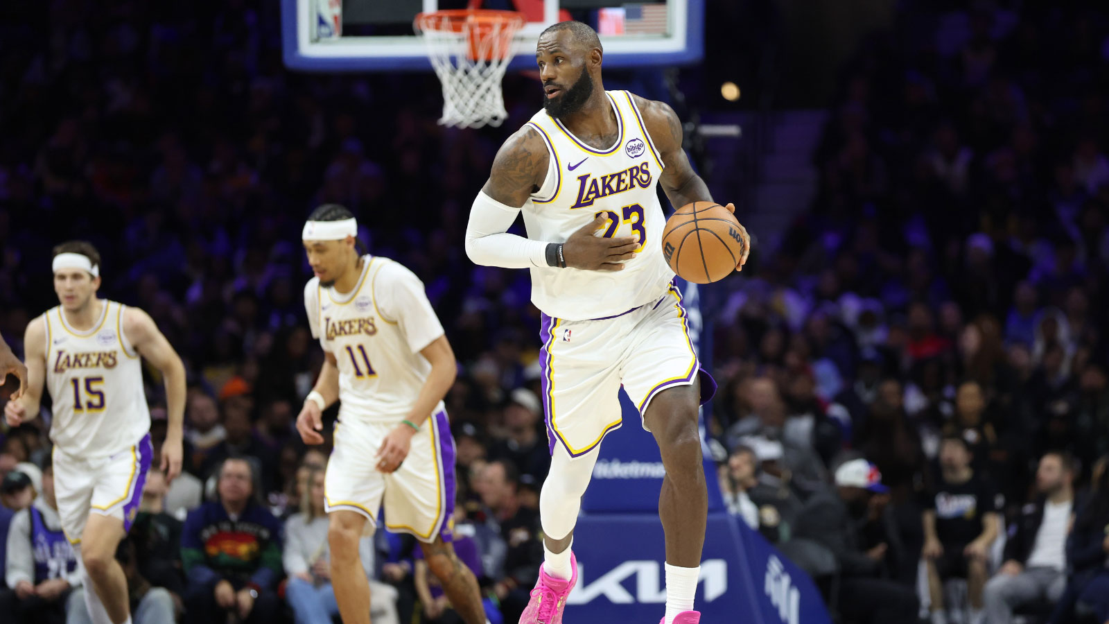 Lakers star LeBron James’ courtside interaction with fan heckling him about balding caught on video