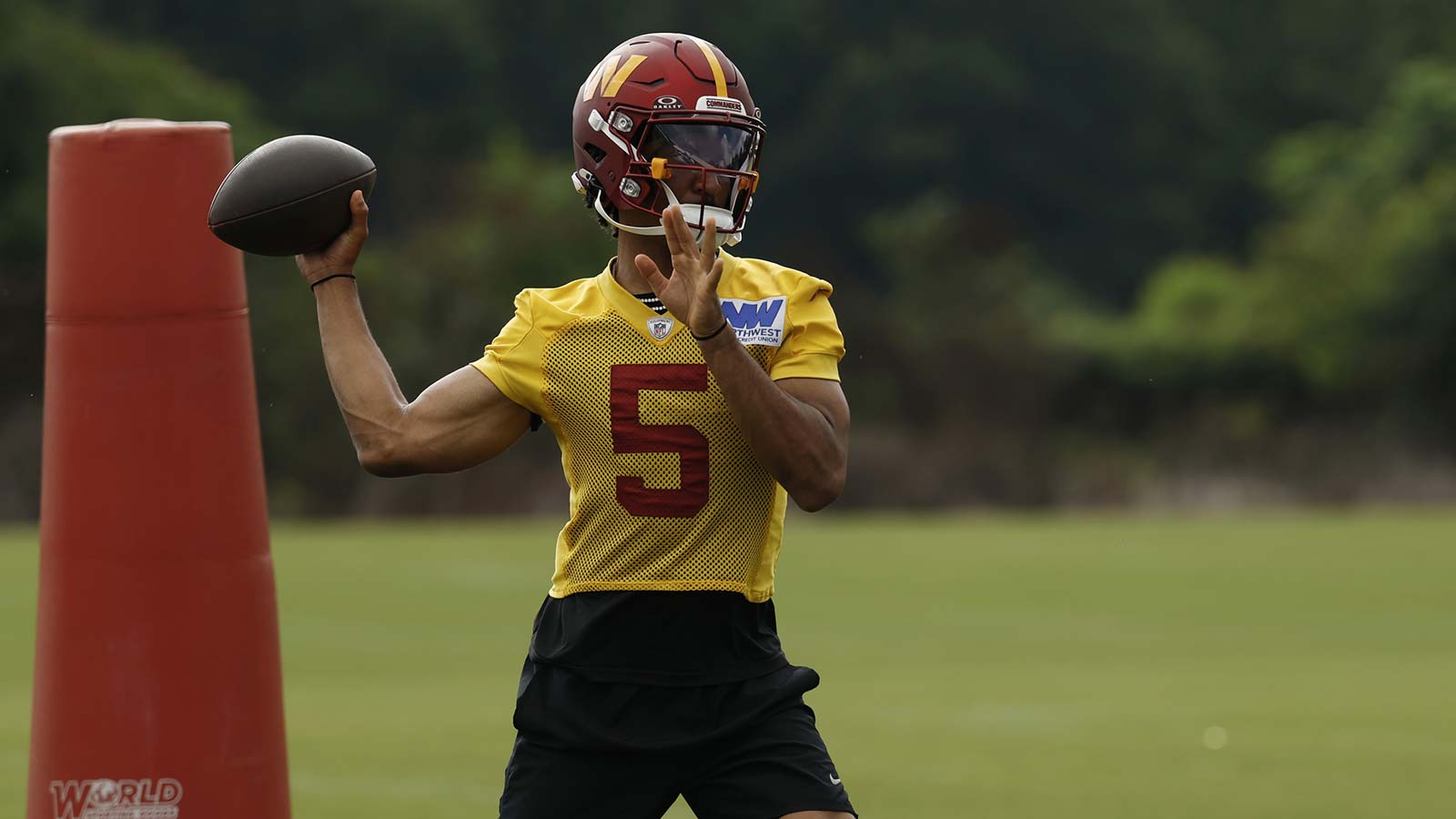 Commanders QB Jayden Daniels upgraded to limited before Vikings showdown