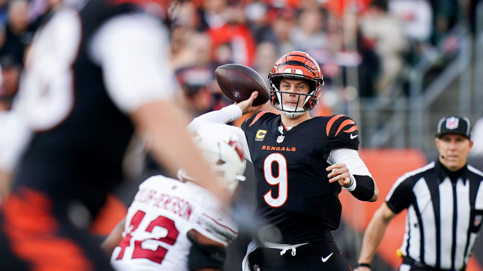 Bengals’ Joe Burrow isn’t going to go out of his way to keep Myles Garrett from sack record