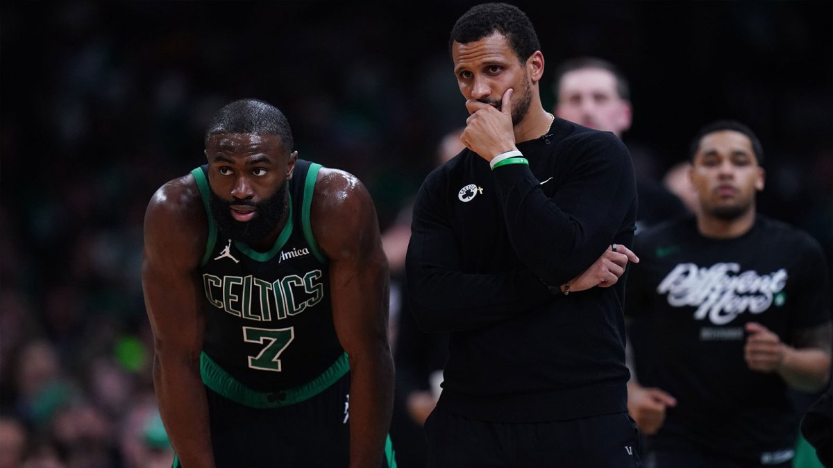 Boston Celtics head coach Joe Mazzulla talks with guard Jaylen Brown (7) from the sideline as they take on the Orlando Magic during game five of first round for the 2025 NBA Playoffs at TD Garden.