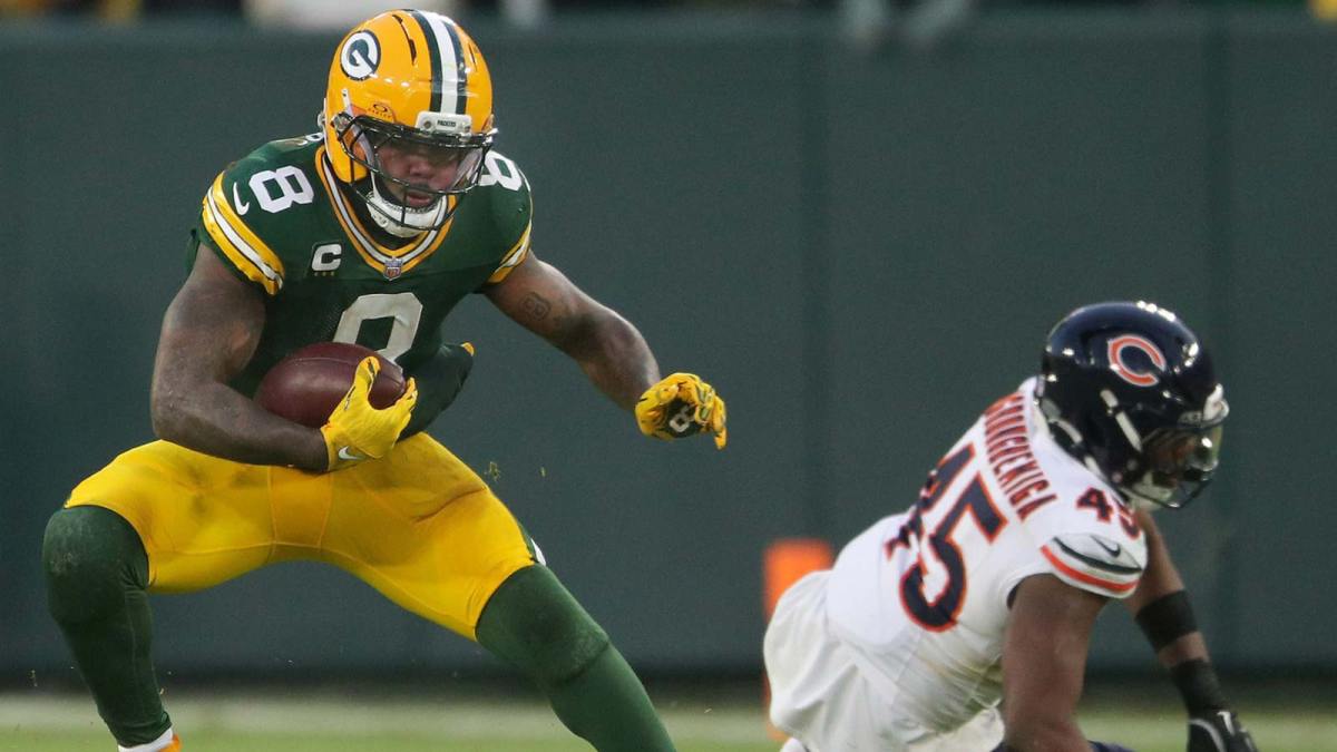 Green Bay Packers running back Josh Jacobs (8) against the Chicago Bears on Sunday, December 7, 2025, at Lambeau Field in Green Bay, Wis. The Packers defeated the Bears 28-21. Wm. Glasheen USA TODAY NETWORK-Wisconsin