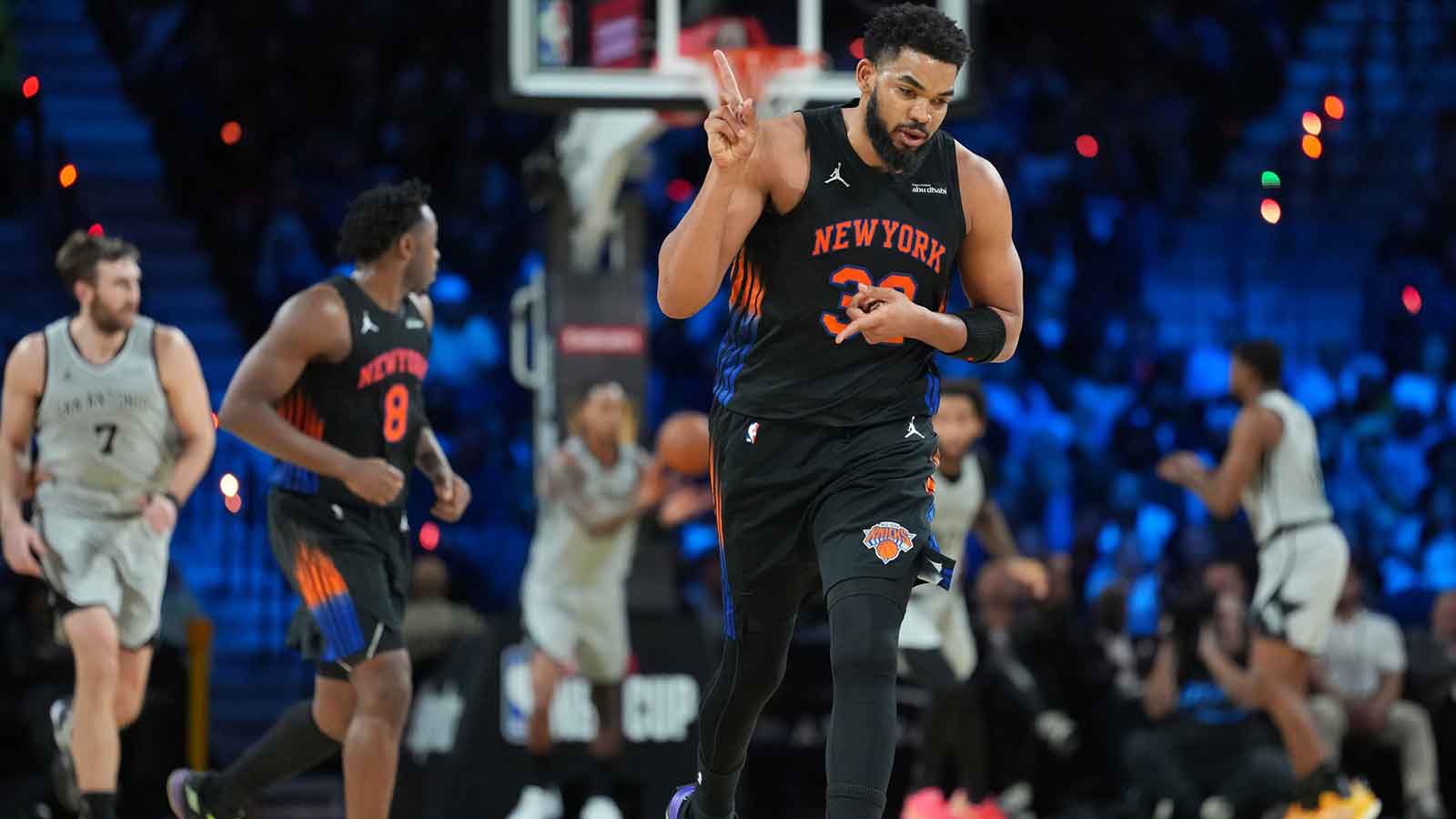 Knicks come back to take down Spurs, win NBA Cup