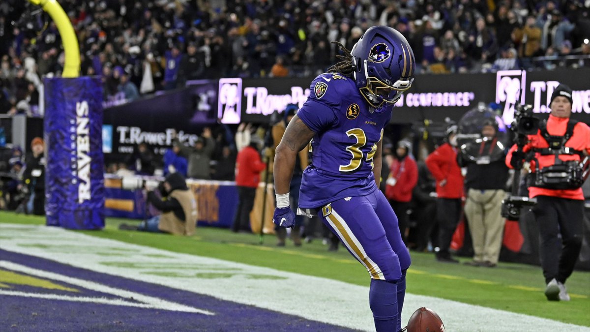 Baltimore Ravens running back Keaton Mitchell (34) reacts after scoring a touchdown against the Cincinnati Bengals during the second half at M&T Bank Stadium.