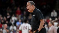 Houston Cougars head coach Kelvin Sampson reacts during the first half against the Arkansas Razorbacks at Prudential Center.