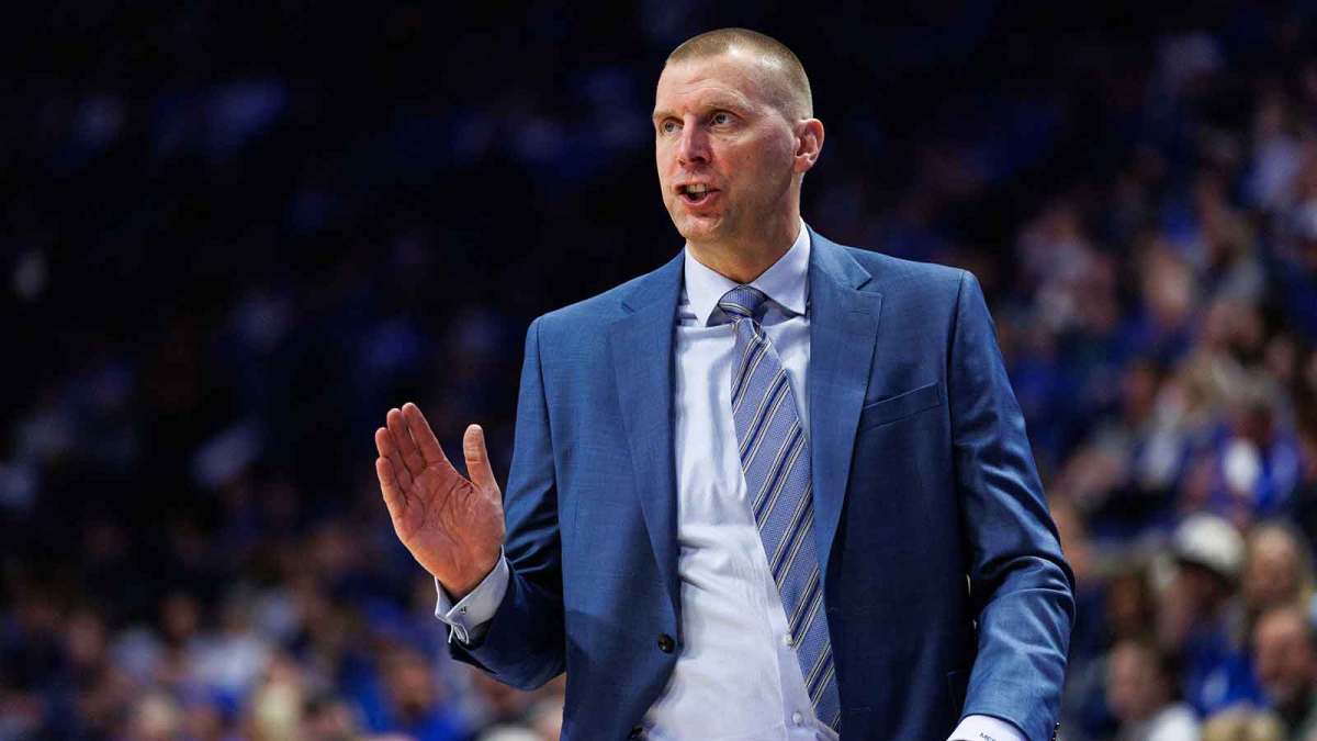 Kentucky Wildcats head coach Mark Pope talks to his players from the sideline during the first half against the North Carolina Central Eagles at Rupp Arena at Central Bank Center.