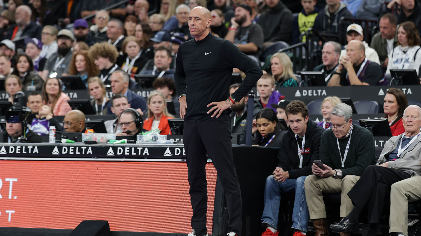 Kings’ Doug Christie is nearly speechless after ridiculous foul call gives Blazers the game