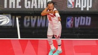 Knicks advance as Jalen Brunson fires 35 points, confronts a Raptors fan mid-game, and leads New York into the NBA Cup semifinals.