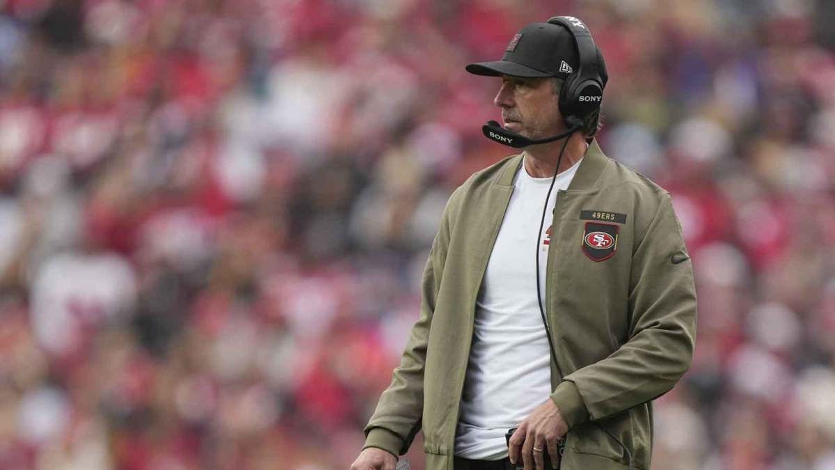 San Francisco 49ers head coach Kyle Shanahan looks on during the first quarter against the Tennessee Titans at Levi's Stadium.