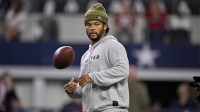 Arizona Cardinals quarterback Kyler Murray (1) looks on from the field before the game between the Dallas Cowboys and the Arizona Cardinals at AT&T Stadium