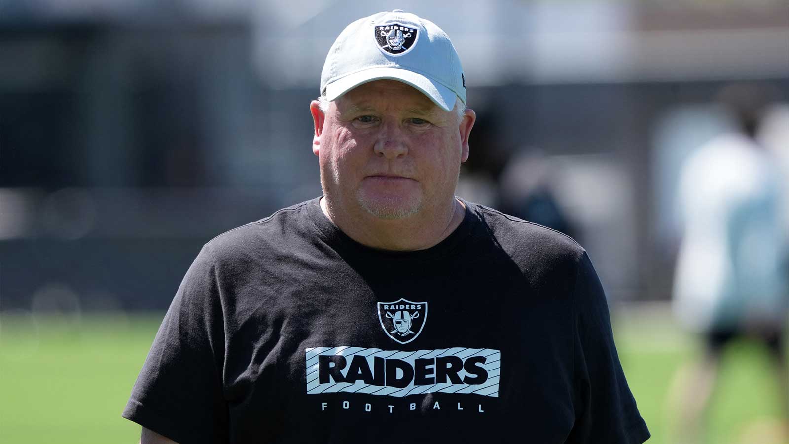 https://wp.clutchpoints.com/wp-content/uploads/2025/12/Las-Vegas-Raiders-offensive-coordinator-Chip-Kelly-1.jpg