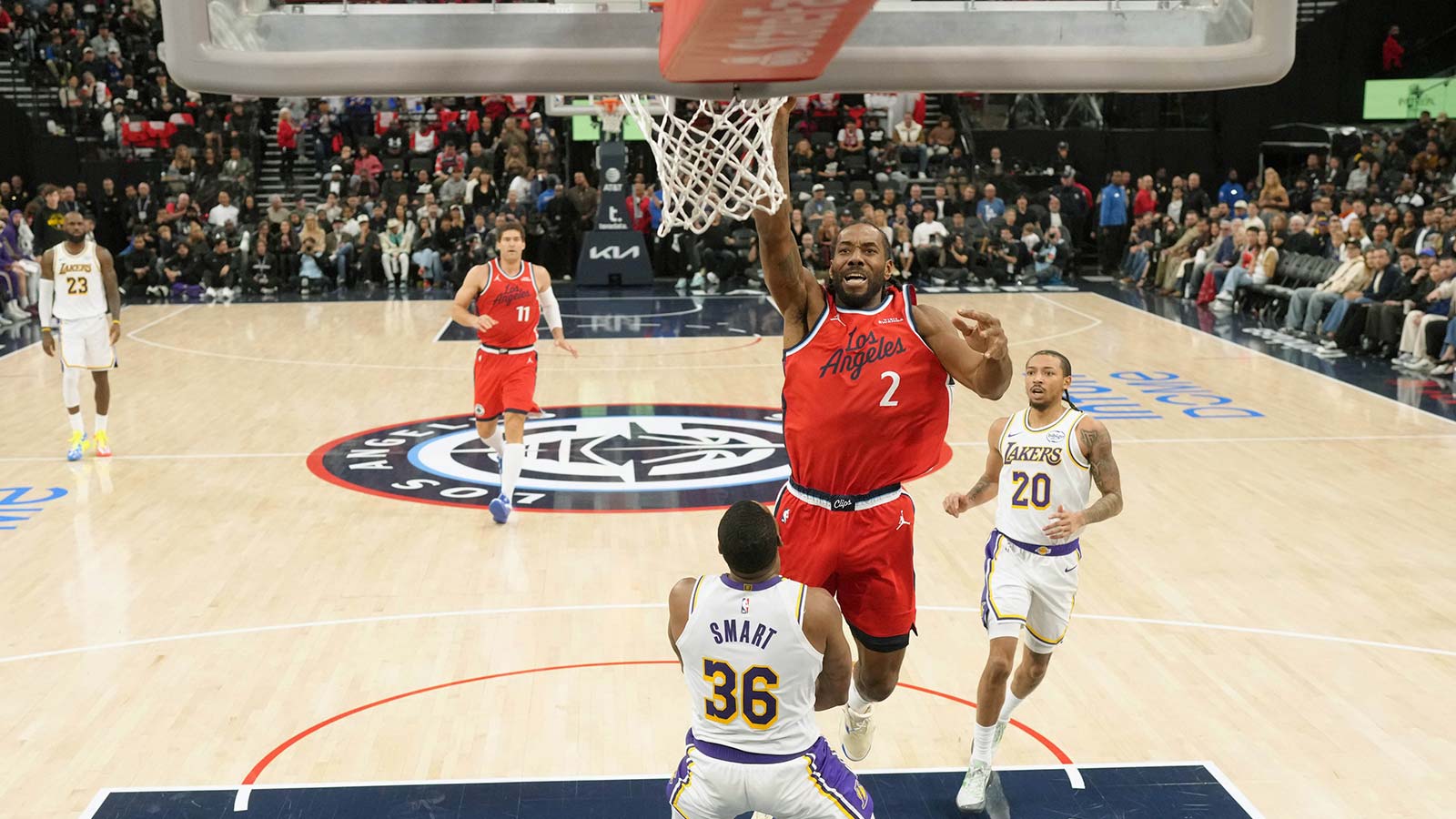 Clippers’ Kawhi Leonard tried to make a joke about throwing a shake in locker room and it didn’t end well