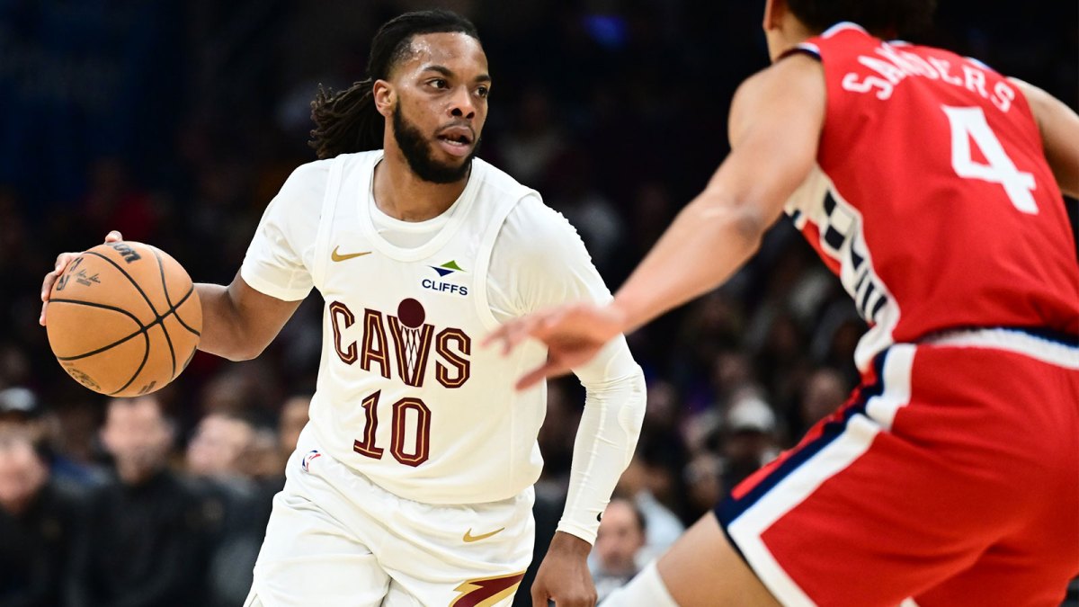 Cleveland Cavaliers guard Darius Garland (10) drives to the basket against Los Angeles Clippers guard Kobe Sanders (4) during the first half at Rocket Arena.