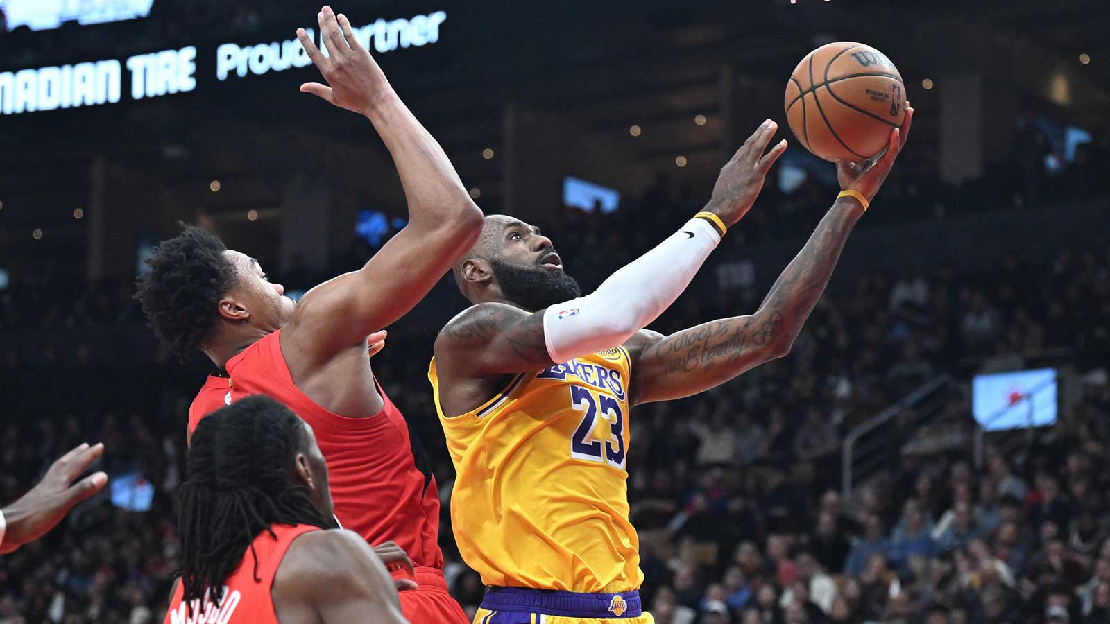 Lakers’ LeBron James hits scoring low point vs. Raptors not seen in 16 years