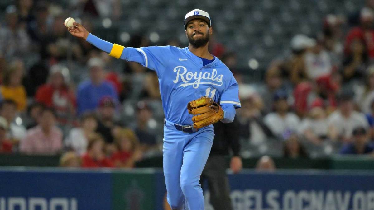 Kansas City Royals third baseman Maikel Garcia (11) makes a play in the eighth inning against the Los Angeles Angels at Angel Stadium.