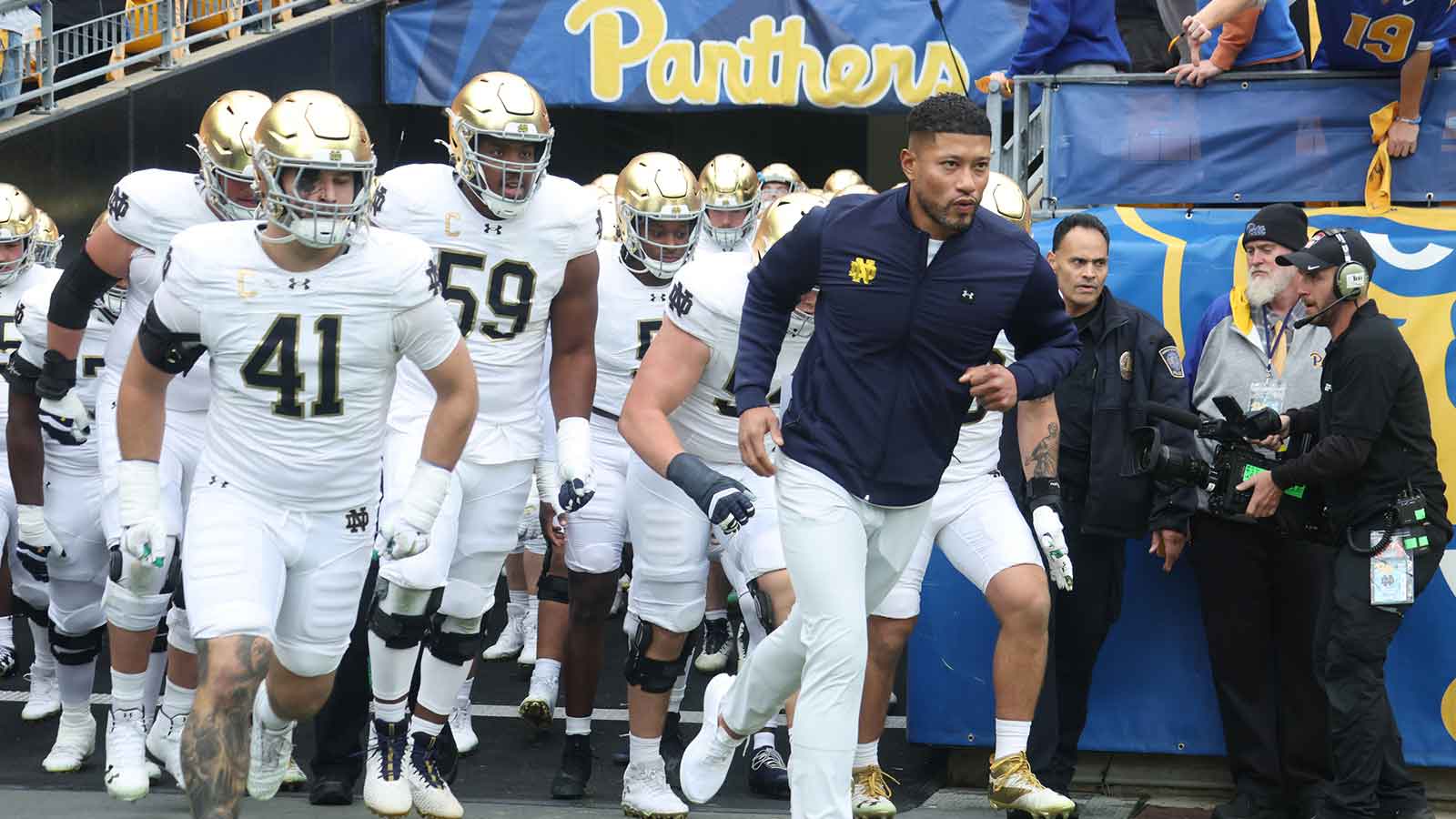 Joel Klatt breaks down why nobody benefits from playing Notre Dame football