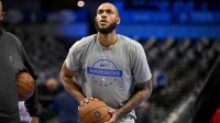 Dallas Mavericks forward Daniel Gafford (21) warms up before the game against the LA Clippers in an NBA Cup game at the American Airlines Center.
