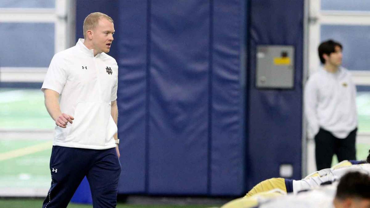 Notre Dame linebackers coach Max Bullough at Notre Dame spring football practice