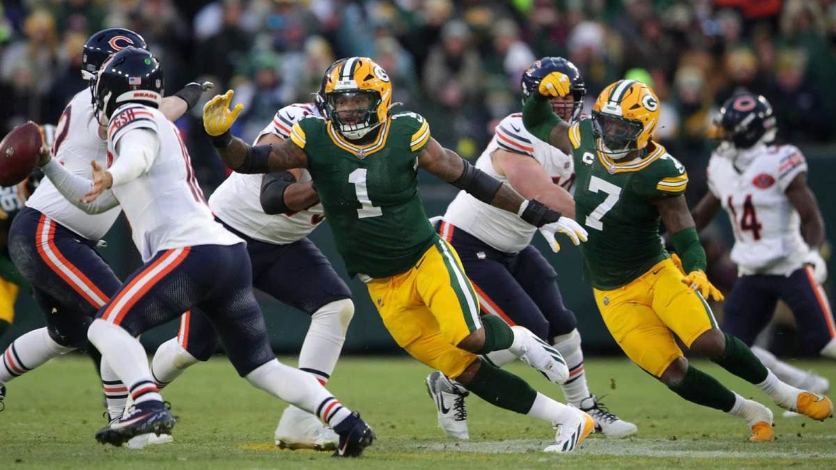 Green Bay Packers defensive end Micah Parsons (1) and linebacker Quay Walker (7) pressure Chicago Bears cornerback Jaylon Johnson (1) on Sunday, December 7, 2025, at Lambeau Field in Green Bay, Wis. The Packers defeated the Bears 28-21. Wm. Glasheen USA TODAY NETWORK-Wisconsin