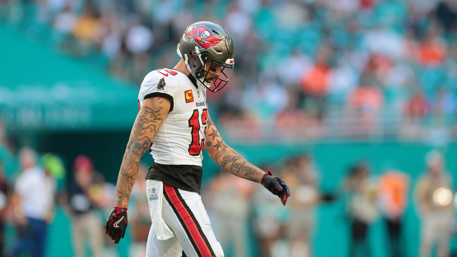Buccaneers’ Mike Evans delivers cryptic declaration on future before Week 18