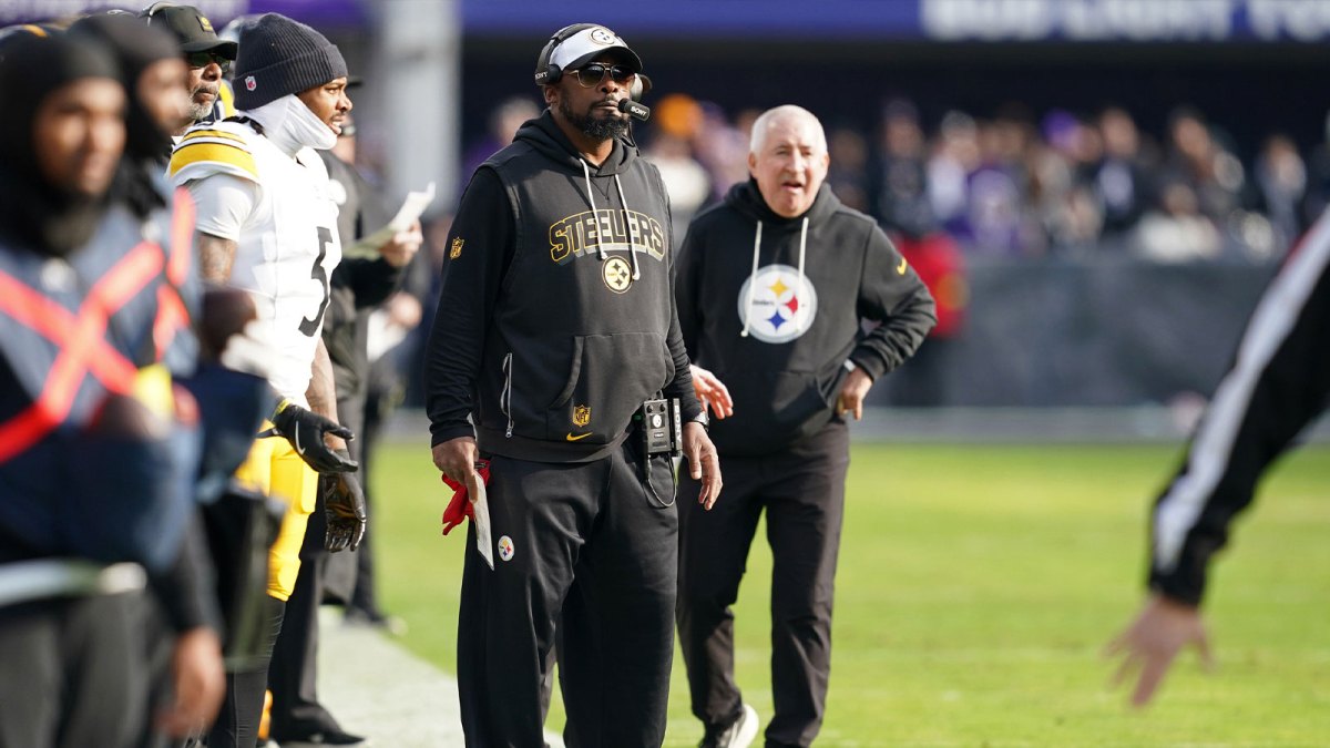 Pittsburgh Steelers head coach Mike Tomlin looks on during the first half at M&T Bank Stadium.