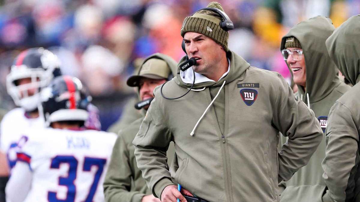 New York Giants interim head coach Mike Kafka on the sidelines during the fourth quarter of the game against the Green Bay Packers at MetLife Stadium. Mandatory Credit: Vincent Carchietta-Imagn Images