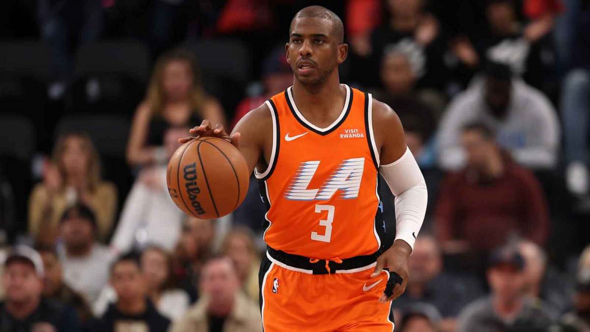 Nov 29, 2025; Inglewood, California, USA; Los Angeles Clippers guard Chris Paul (3) brings the ball up court during the first quarter against the Dallas Mavericks at Intuit Dome. Mandatory Credit: Kiyoshi Mio-Imagn Images