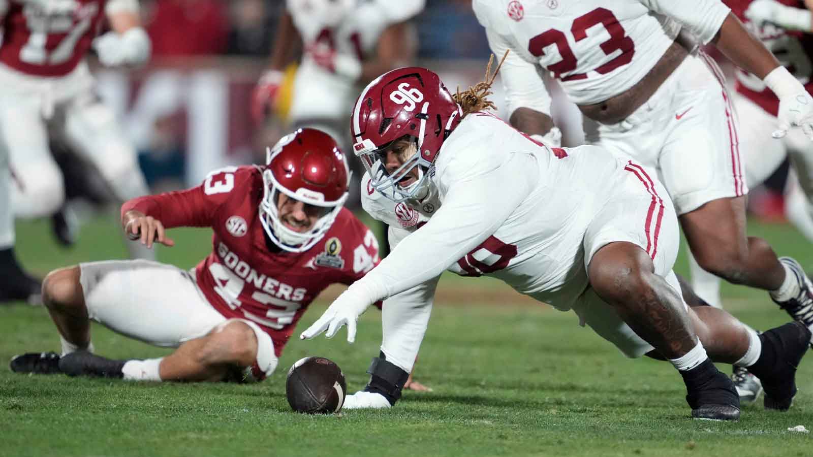 Oklahoma fans in shambles after disappointing CFP collapse vs. Alabama