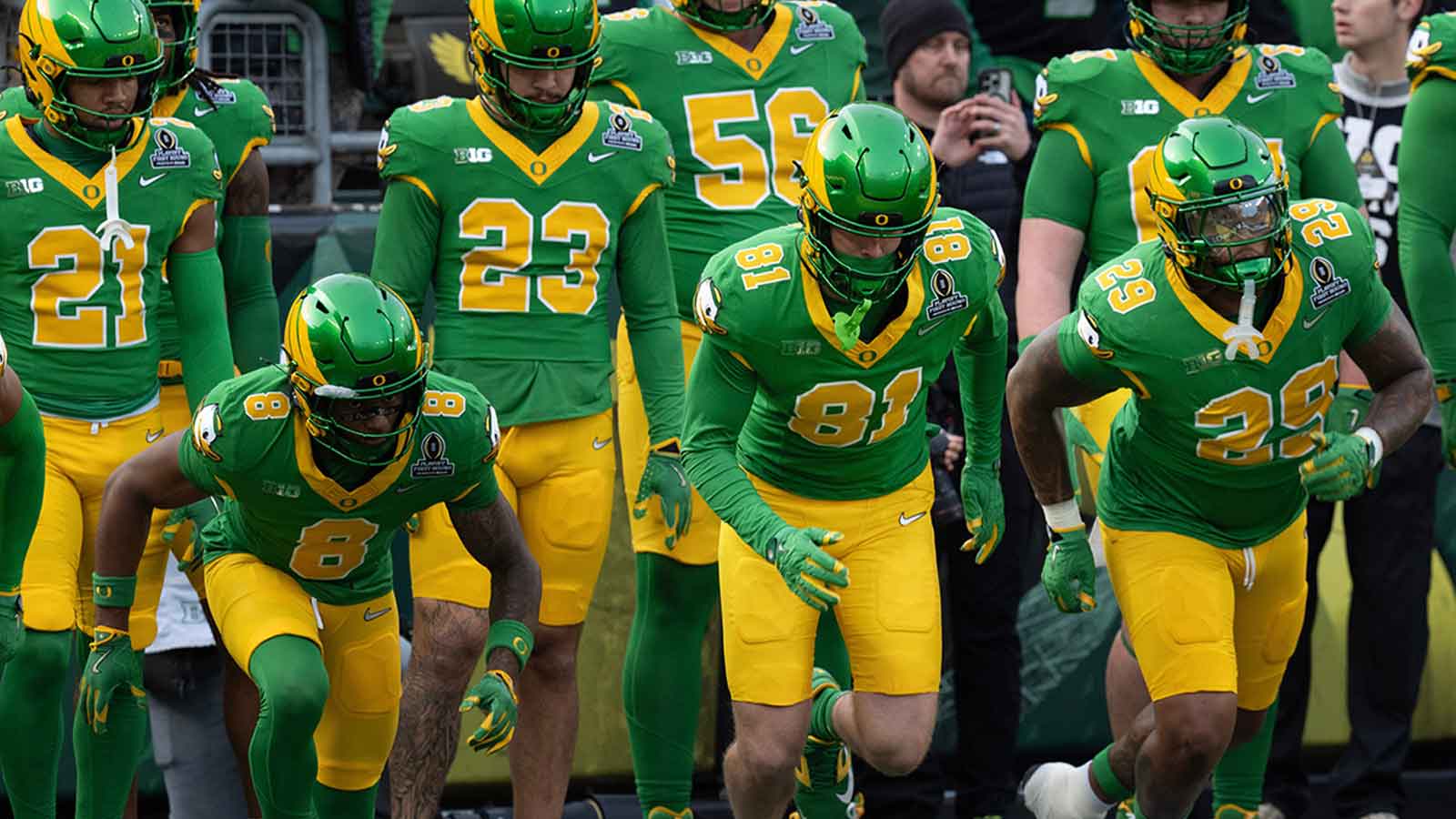Oregon’s Evan Stewart out, Dakorien Moore, Gary Bryant Jr. active for CFP vs. Texas Tech