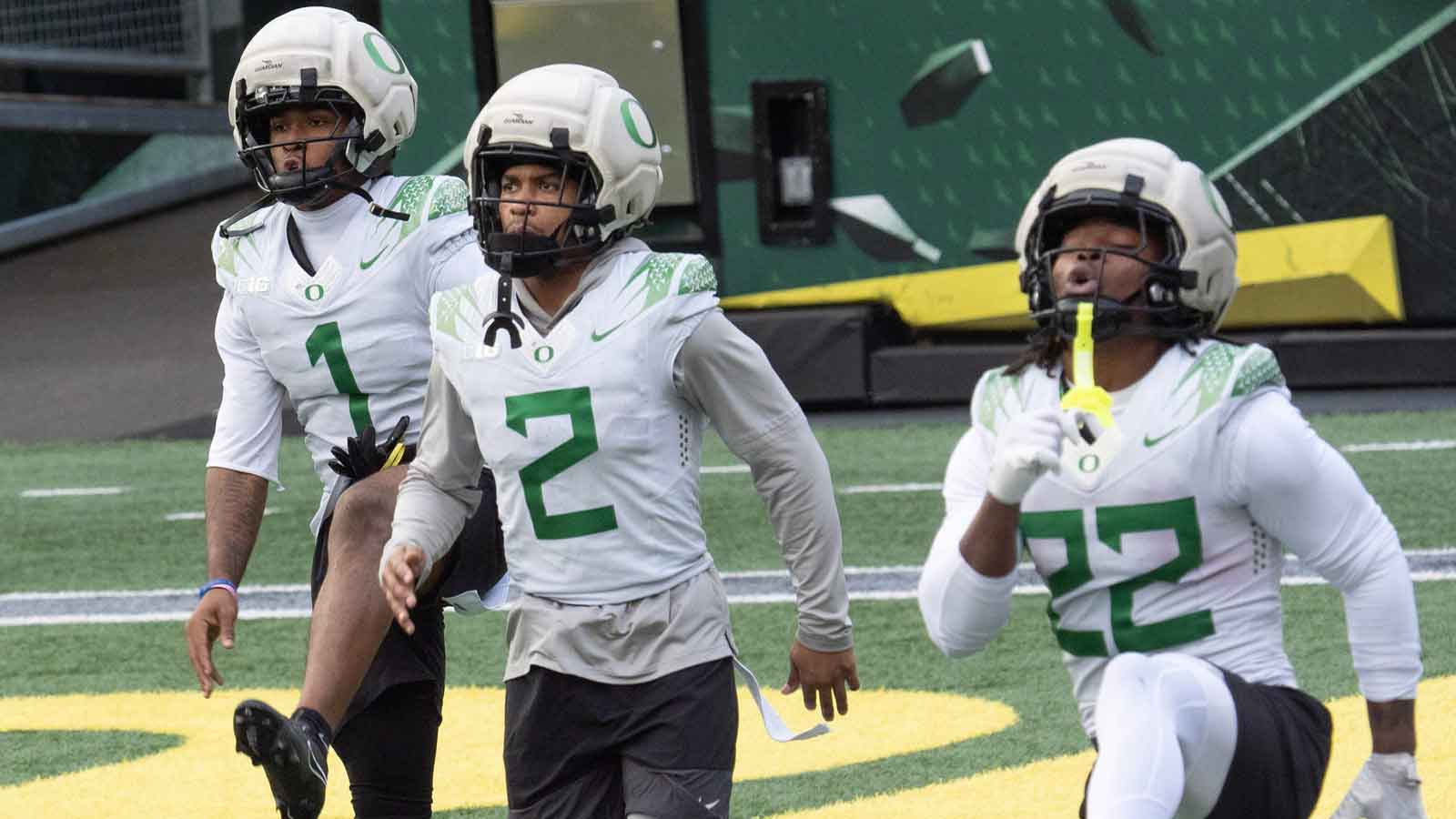Oregon football’s Dakorien Moore remains questionable, Evan Stewart doubtful for CFP vs. JMU